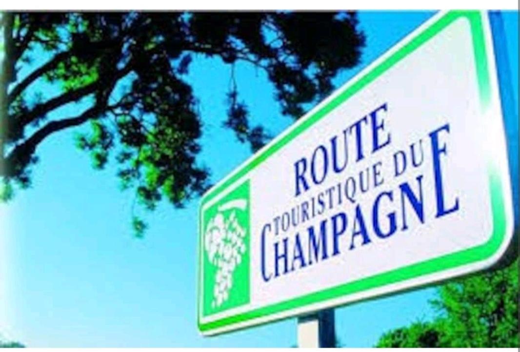 Les Chambres Touristique Julea Dienville 外观 照片